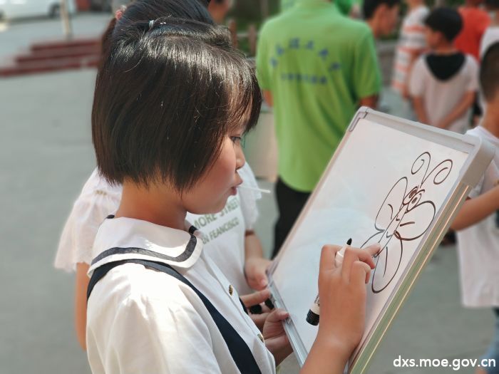 【志愿服务】“彩虹小课堂，点亮微心愿”安理工学子赴霍邱志愿支教