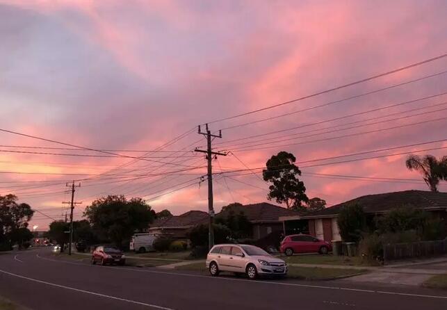 他们问我是不是在天堂，我说我只是在澳洲墨尔本看夕阳