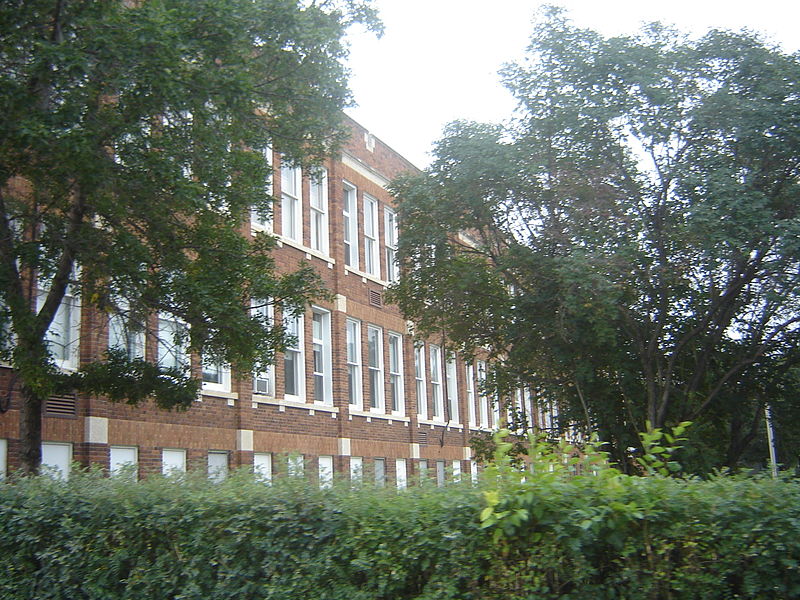 高考后留学加拿大，就读世界百强大学！
