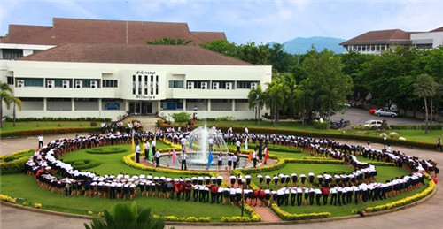 泰国湄南河大学入学费用贵吗