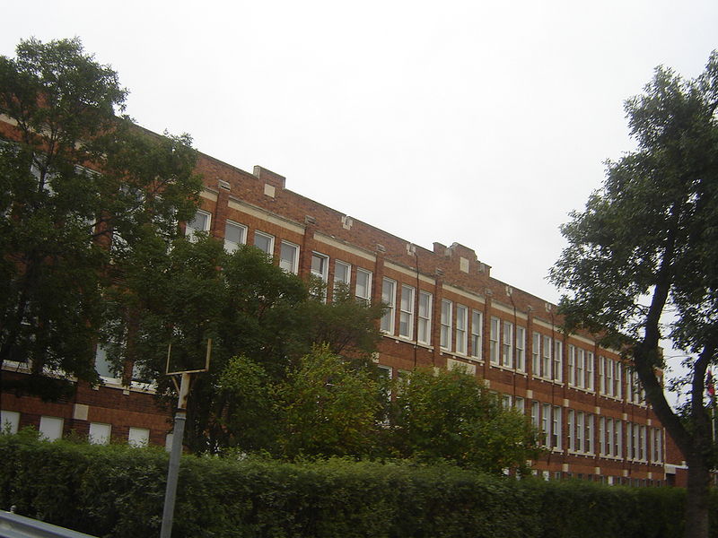 高考后留学加拿大，就读世界百强大学！