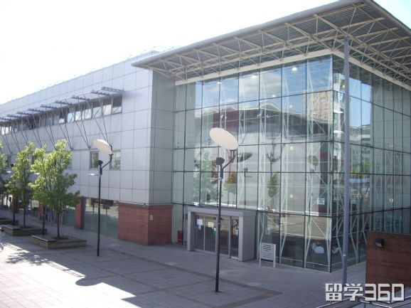 格拉斯哥卡利多尼安大学研究生