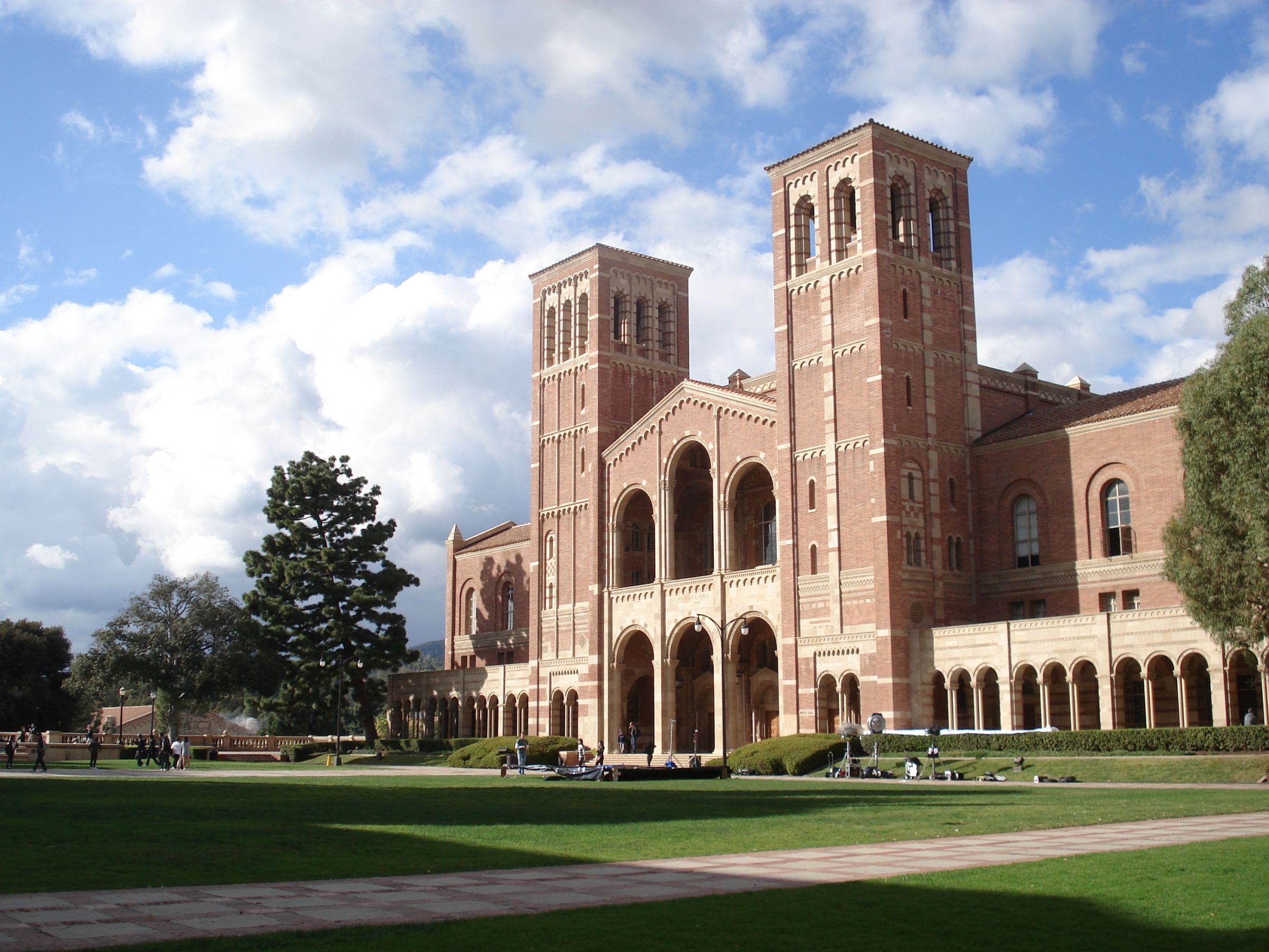 加州大学洛杉矶分校出过哪些名人？