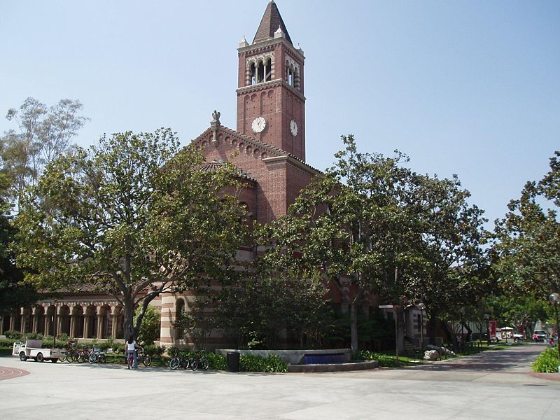 南加州大学和美国圣母大学哪个好？