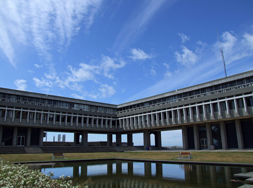 西蒙菲莎大学传媒系