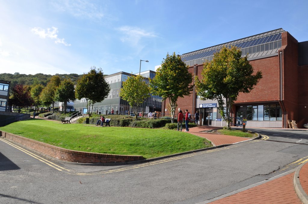 格拉摩根大学本科如何申请