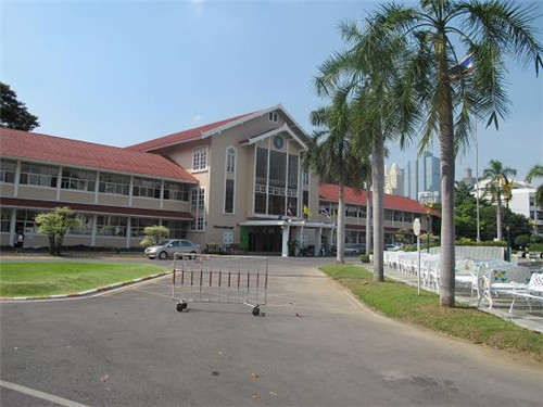 曼谷皇家理工大学读书费用贵吗