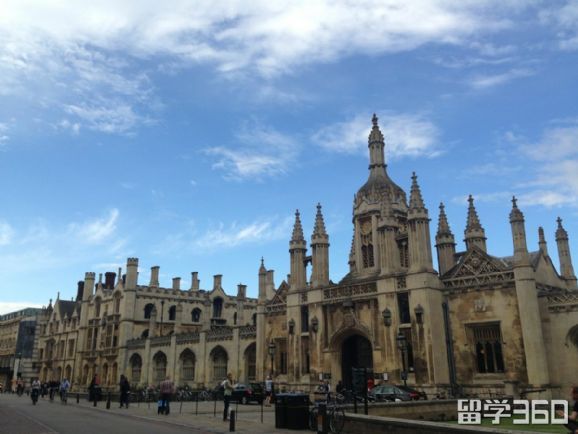 英国留学：四类学生可以免雅思入读英国大学！