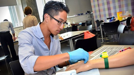 高考生，想去英国留学？这份教育体系攻略，为你开路！