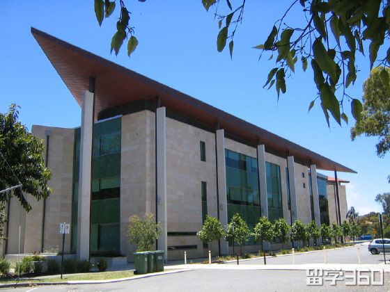2018年西澳大学本科如何申请