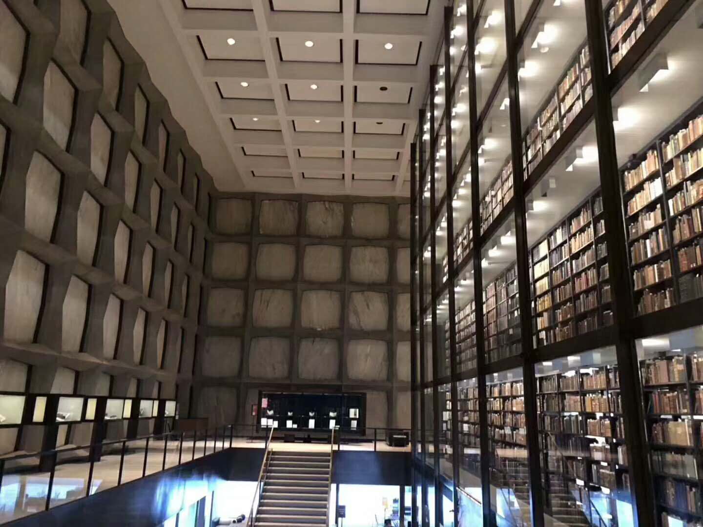 波士顿大学的金融管理