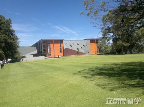 西澳大学挂科率高吗
