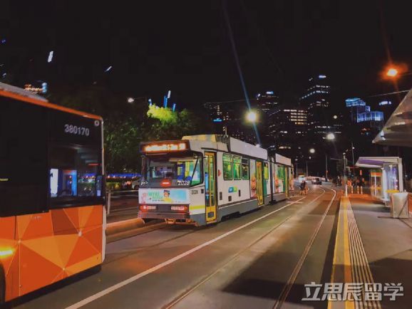 卧龙岗大学设计