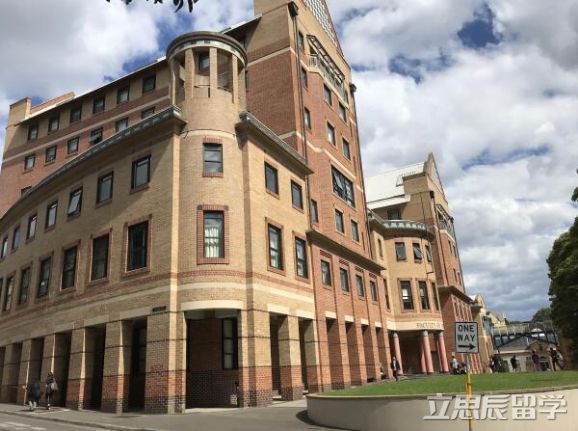 悉尼大学护理专业学费