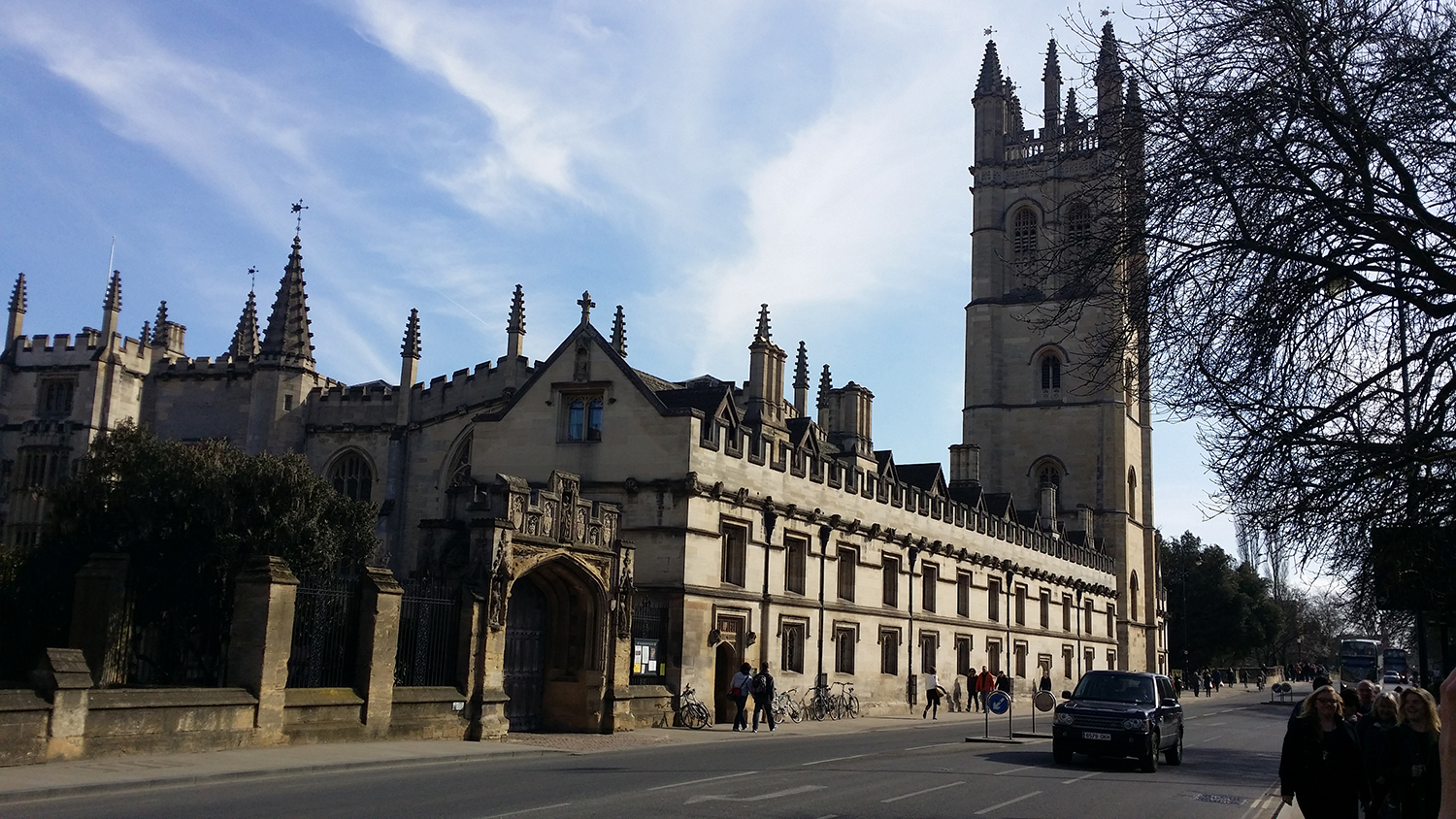 英国牛津大学本科