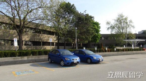 留学加拿大的费用