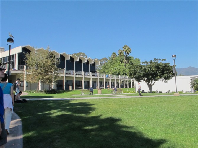 加州大学圣塔芭芭拉分校入学要求