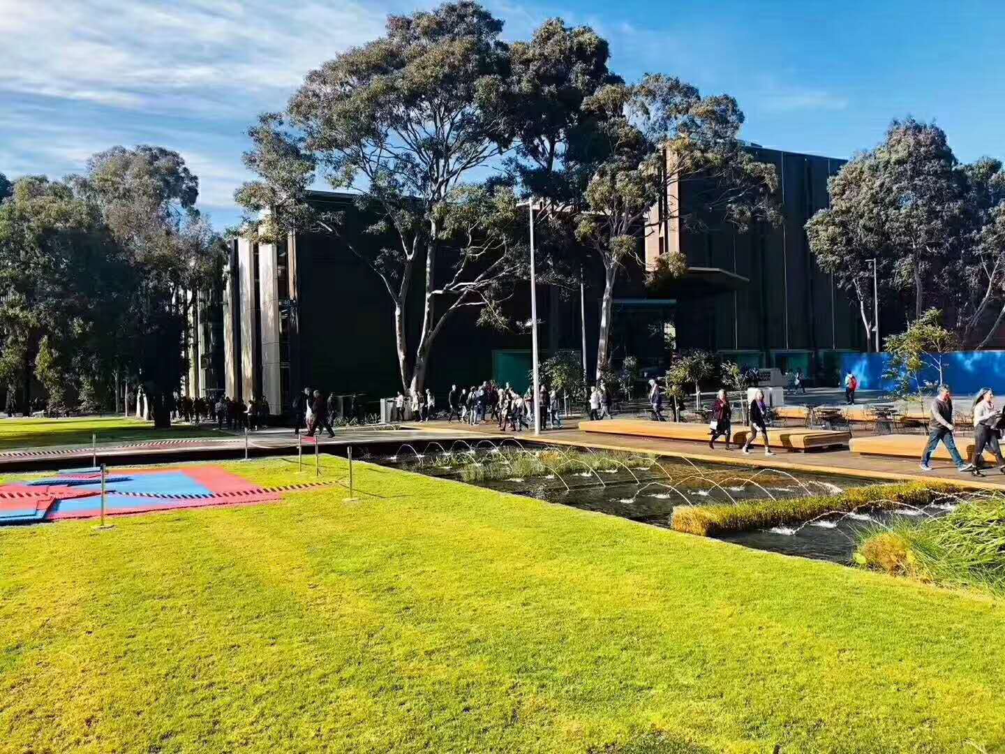 来申请蒙纳士大学教育学博士学位，深造你的教育梦想！