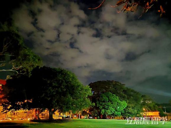 墨尔本大学花费
