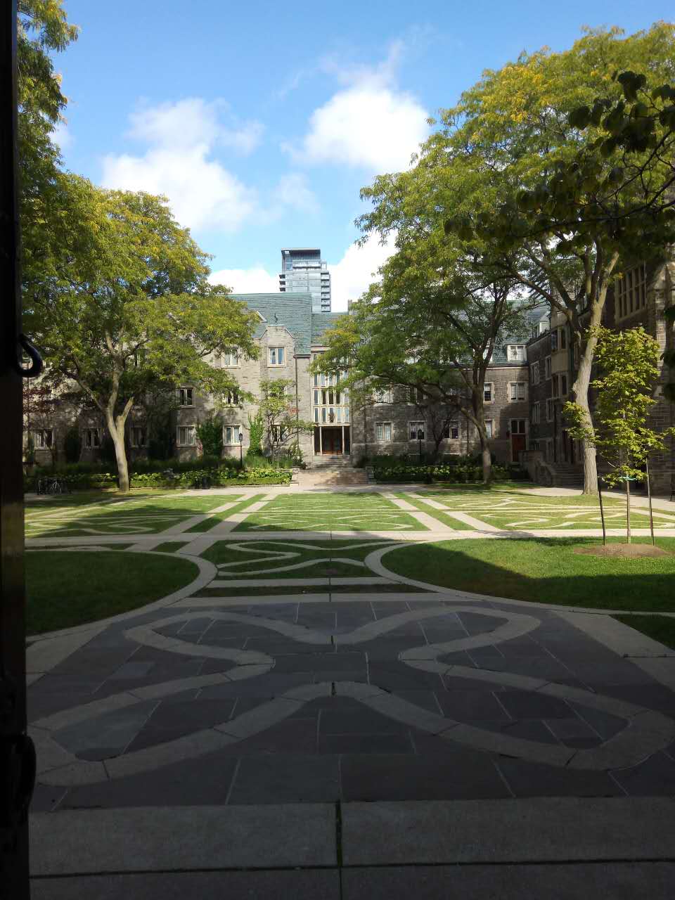 去多伦多大学留学费用