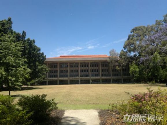 西澳大学语言课要求