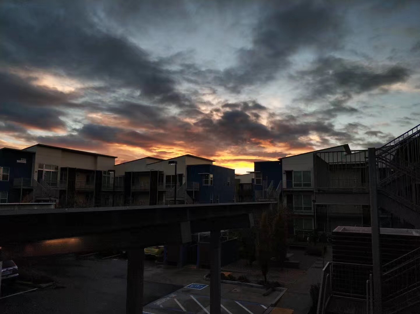 加州大学欧文分校住宿