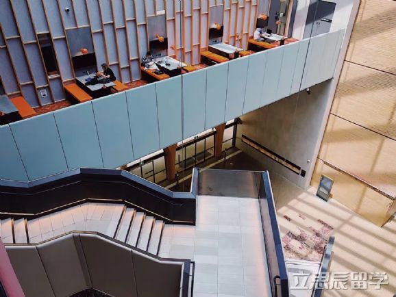 昆士兰科技大学语言课程