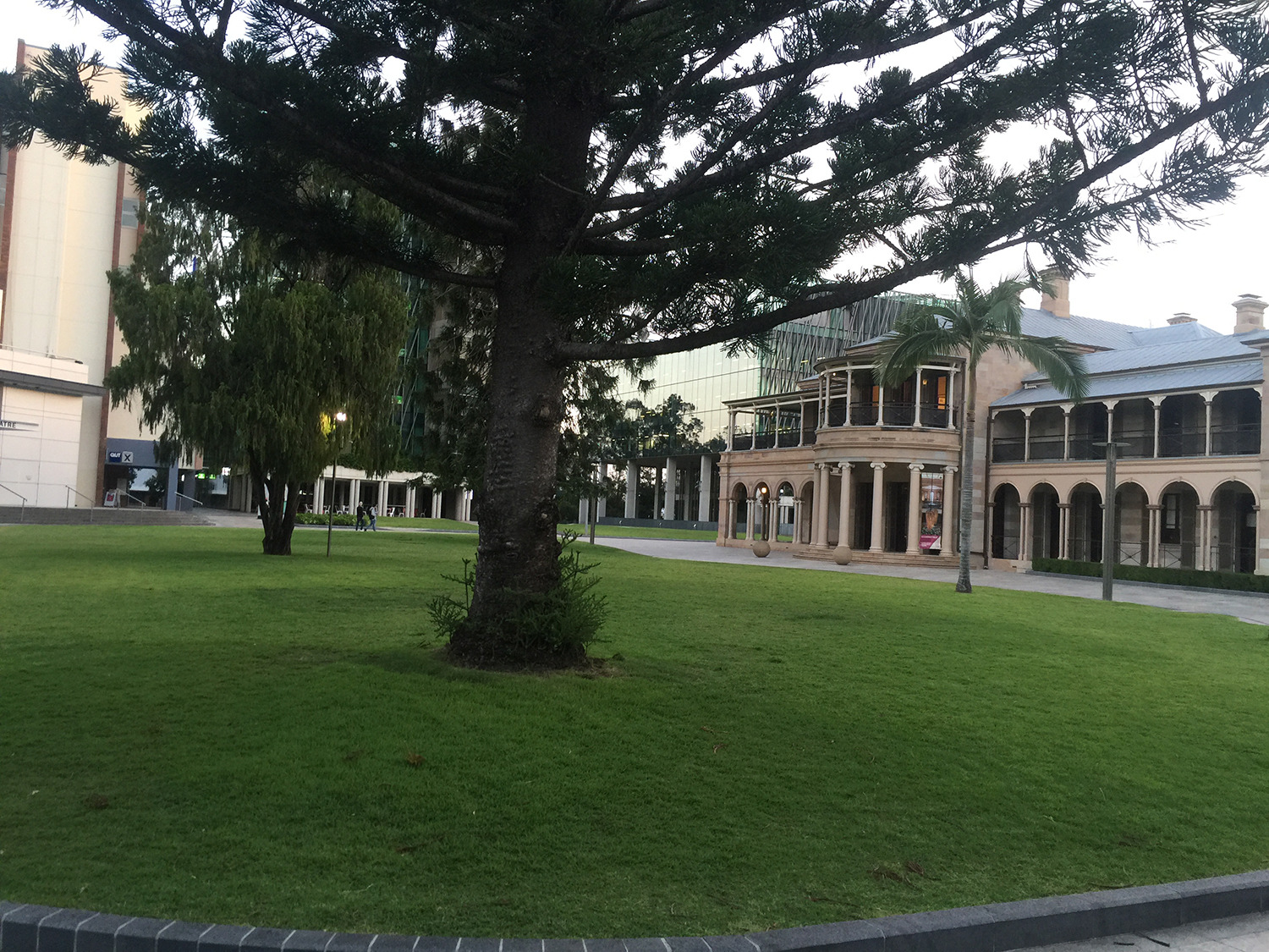 昆士兰科技大学申请