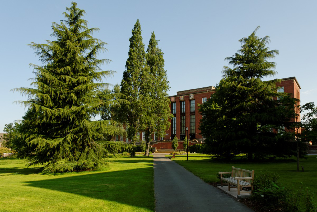 伯明翰大学好毕业吗
