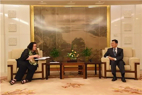 中国政府会见新西兰大使，新西兰迫切希望能尽快对中国开放边境！将对疫苗接种者开放