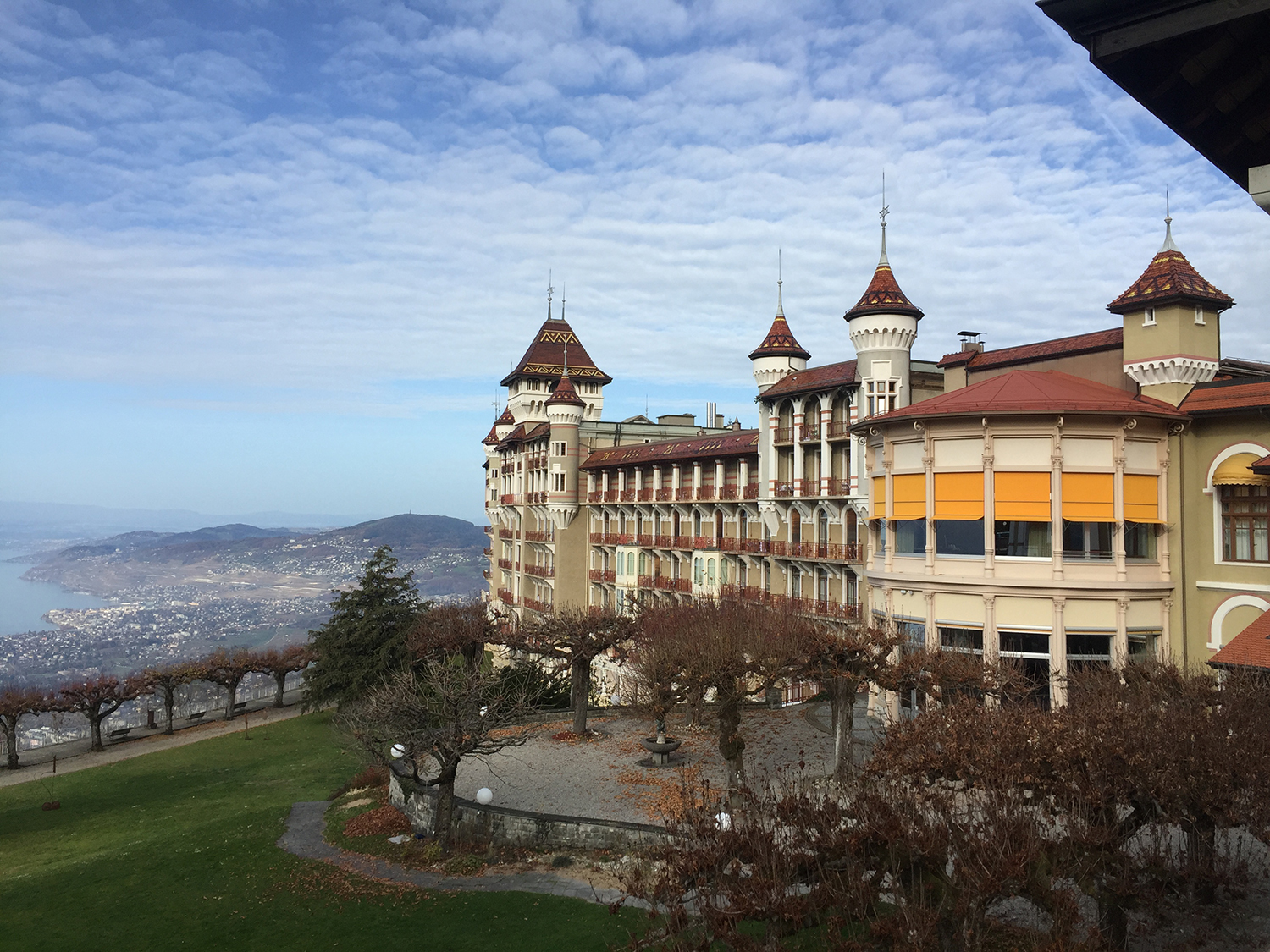 充分挖掘亮点，完美规划，一举拿下瑞士格里昂酒店管理学院！