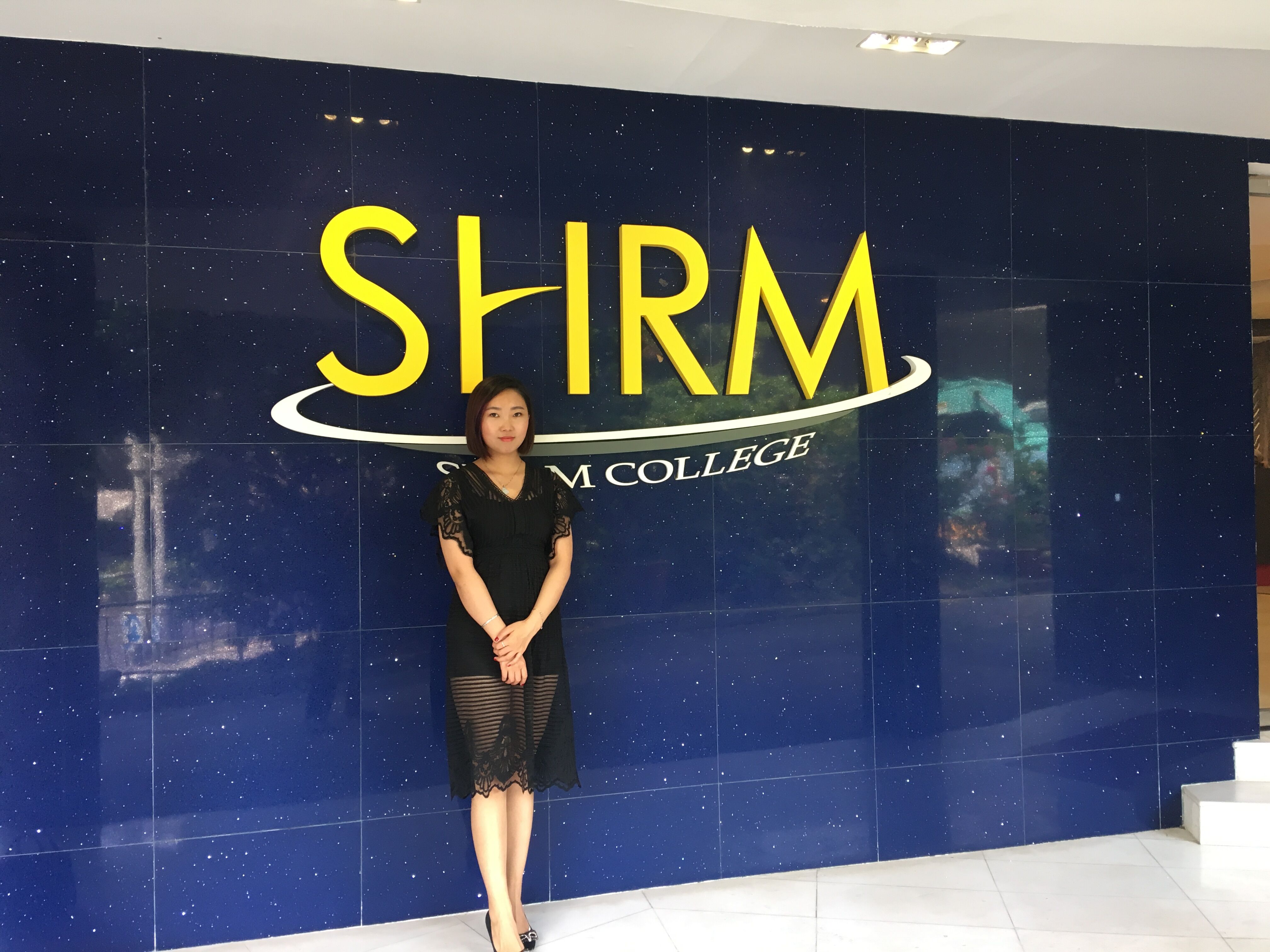 留学新加坡最专业的的酒店管理学院，选择SHRM！