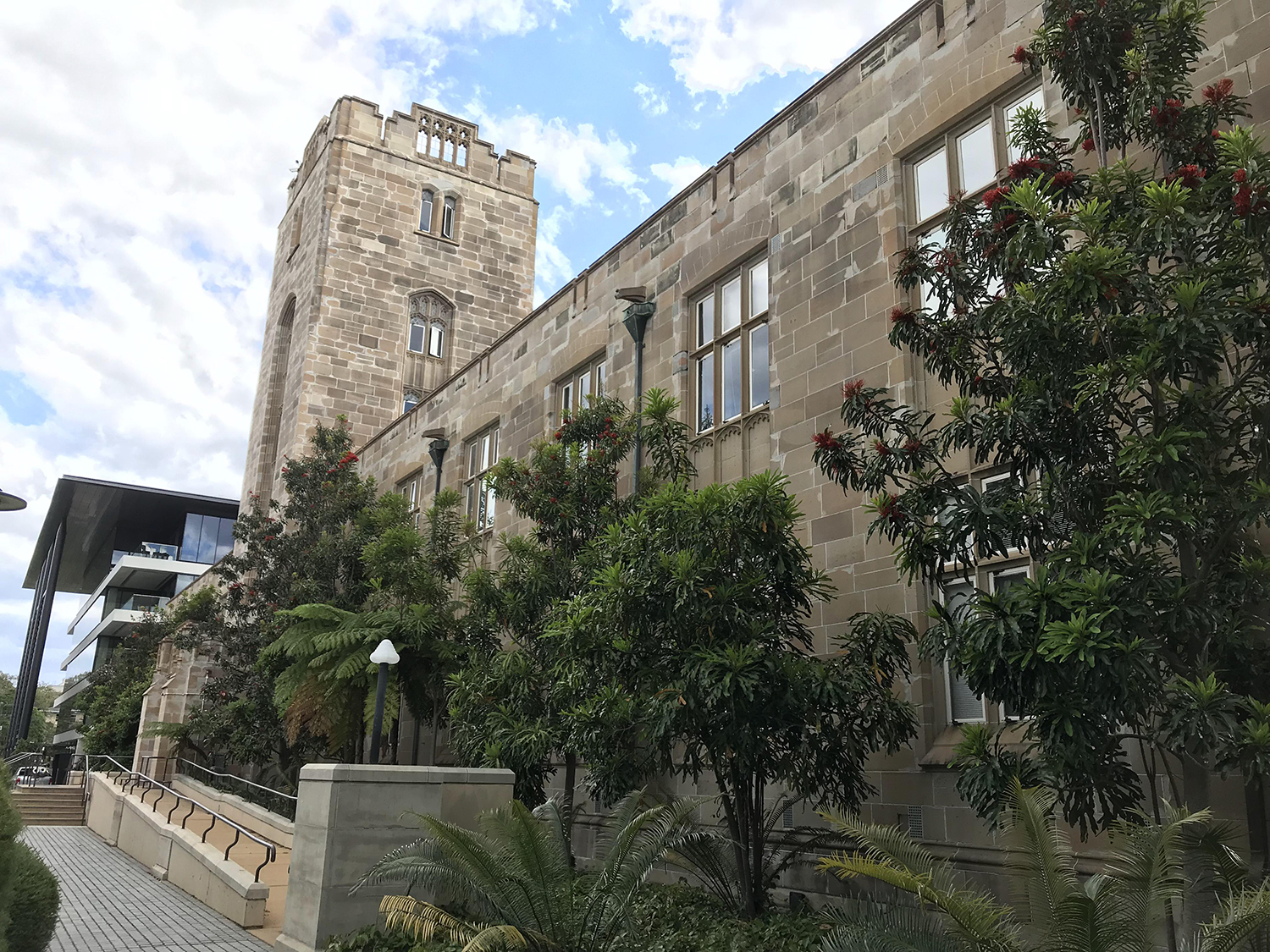 独墅湖科教创新区管委会与江苏省产业技术研究院参访悉尼大学中国中心