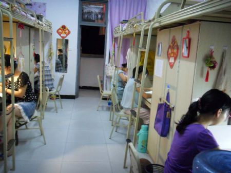 重庆大学城市科技学院食堂宿舍条件怎么样—宿舍图片