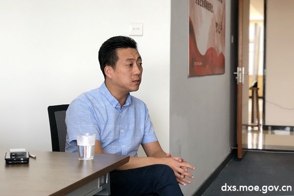 退役不褪色 精神永流传：浙江大学生拜访创业退伍军人