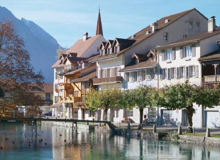 瑞士布里蒙国际学校留学体验：小学校，大家庭！
