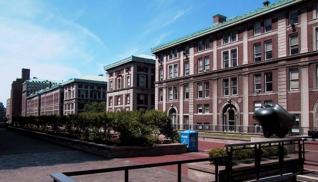 哥伦比亚大学能免学费吗？