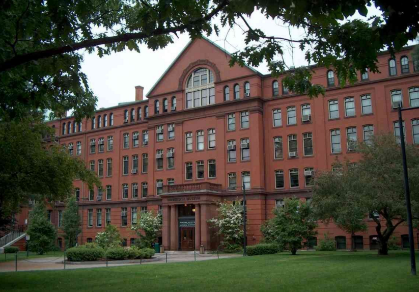 威廉玛丽学院和弗吉尼亚大学哪个好？