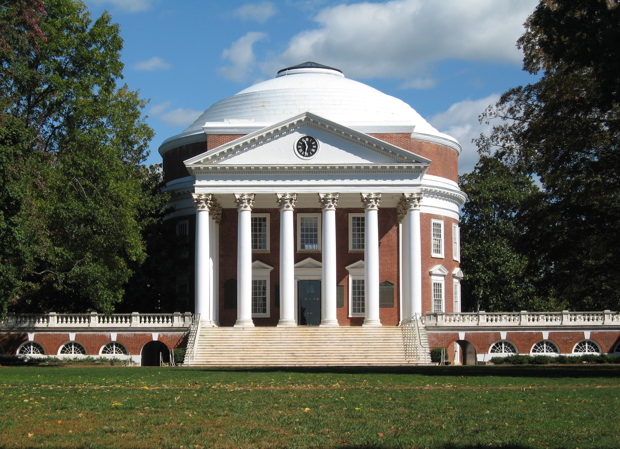 弗吉尼亚大学和维克森林大学哪个好？
