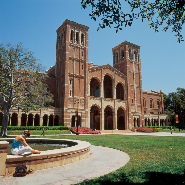 加州大学洛杉矶分校和北卡罗来纳大学教堂山分校哪个好？