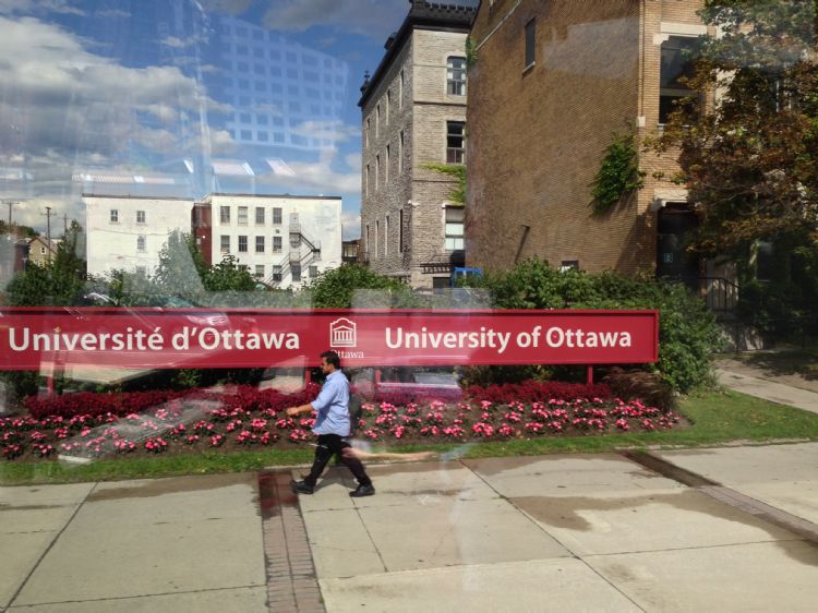 高中生如何往哪些方面努力考渥太华大学？