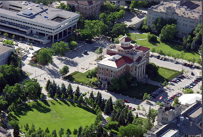 加拿大马尼托巴大学