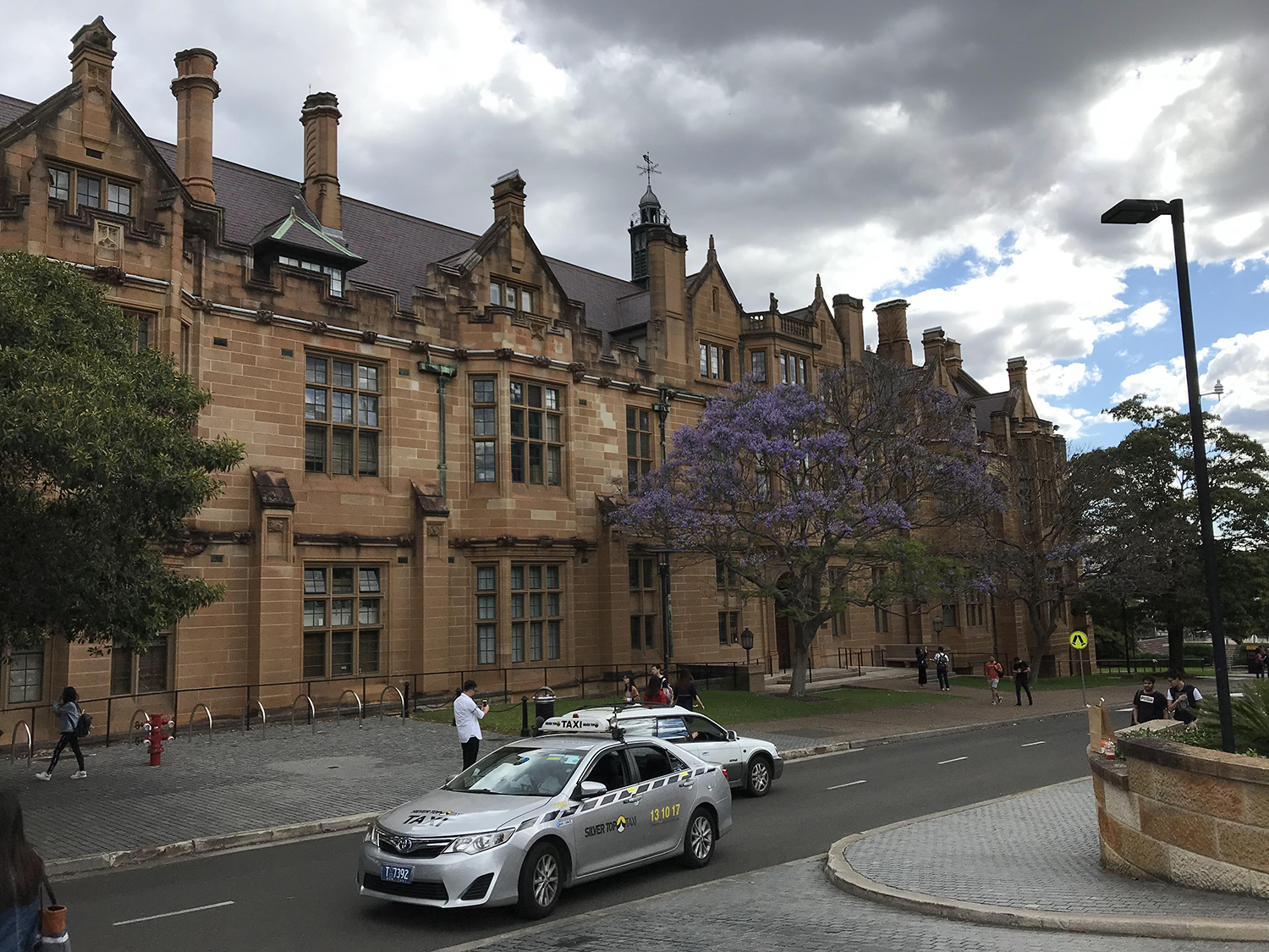 悉尼大学校长就澳政府延长入境限制致全体学生信