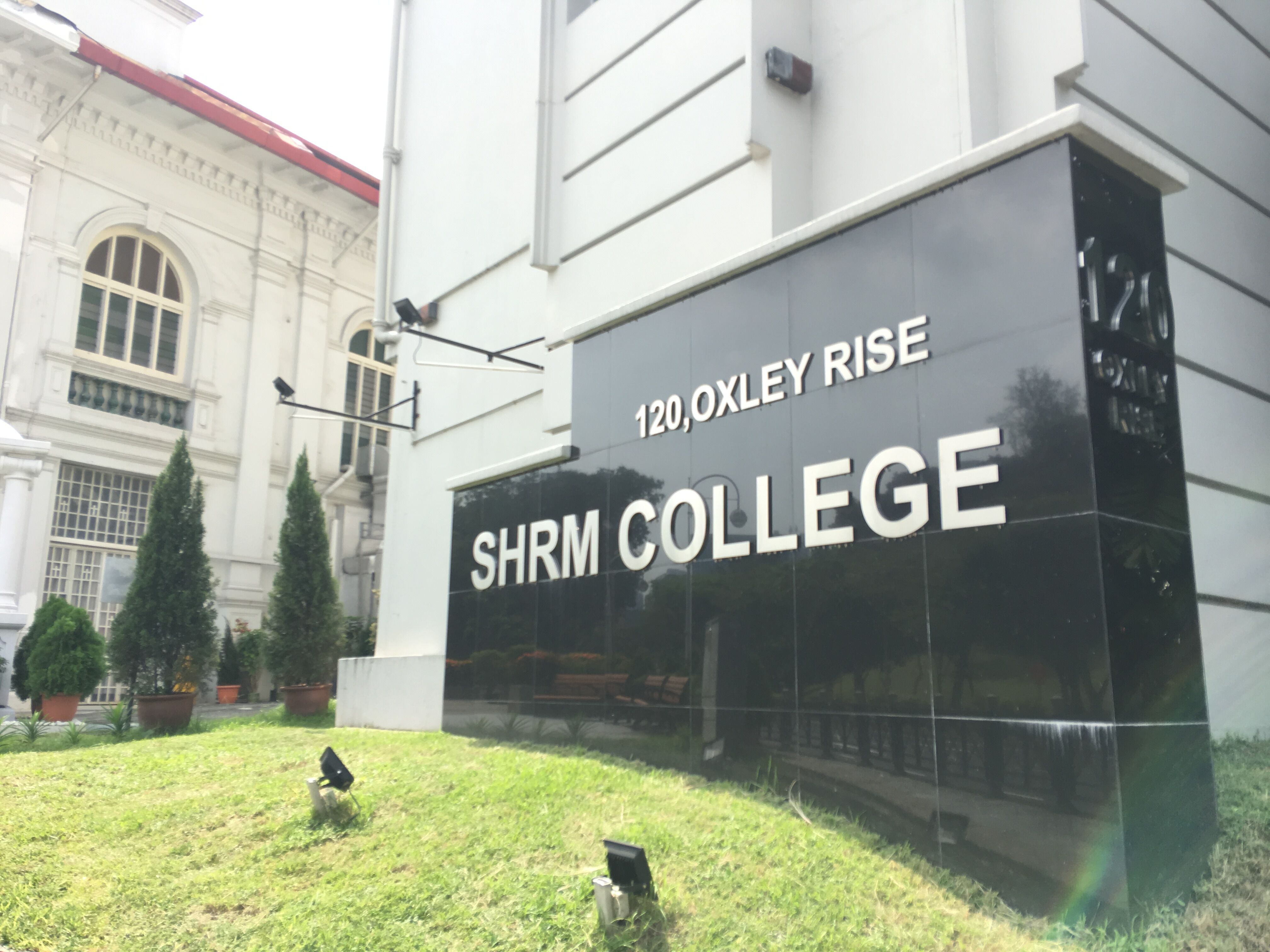 选择新加坡SHRM莎瑞管理学院，就业无忧！